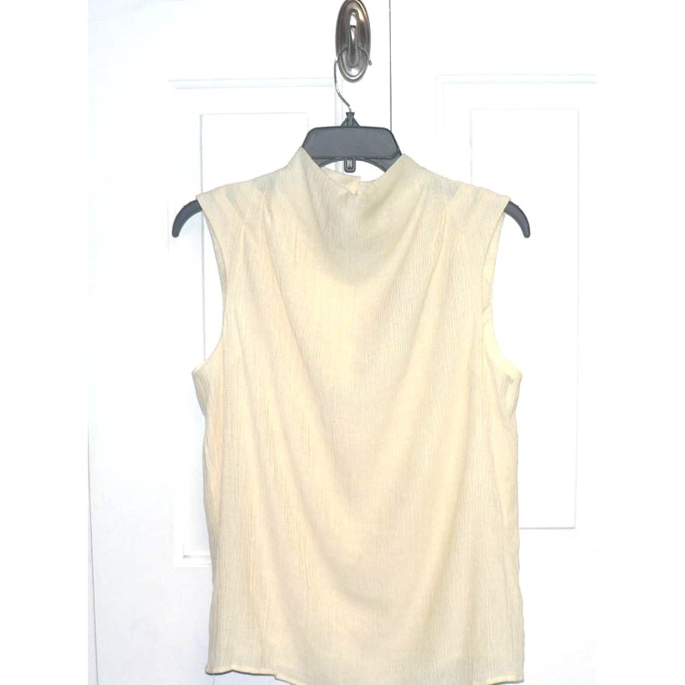 Habitual Women's Mock Neck Sleeveless Drape Plisse Keyhole Blouse in Birch Small